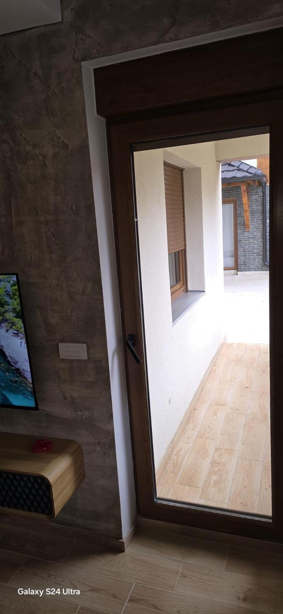 Br 1 Apartment *